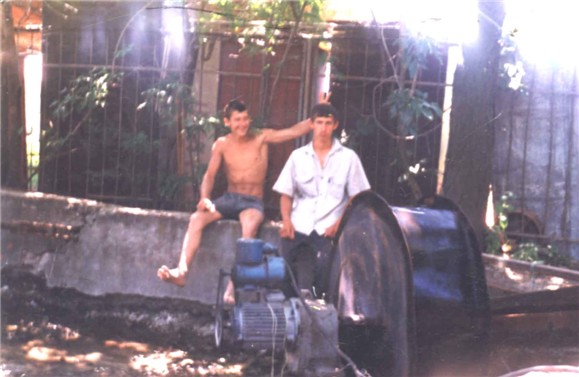 НПО Гравио с лабораторным экспонатом.