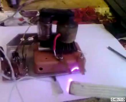 3. Горит деревяха.